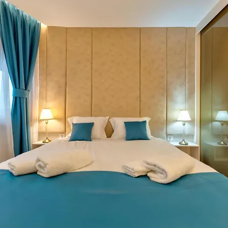 Lyonessa Gardens 9 兹拉蒂博尔