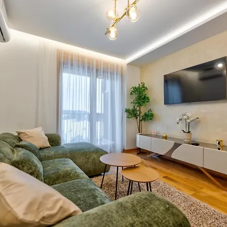 Lyonessa Gardens 9 Апартаменты
