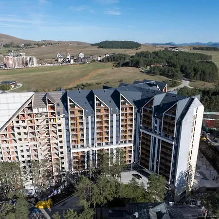 Lyonessa Gardens 9 兹拉蒂博尔