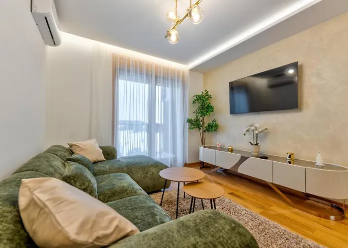 Lyonessa Gardens 9 Apartamento